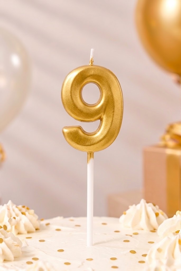 9 No. Gold Candle